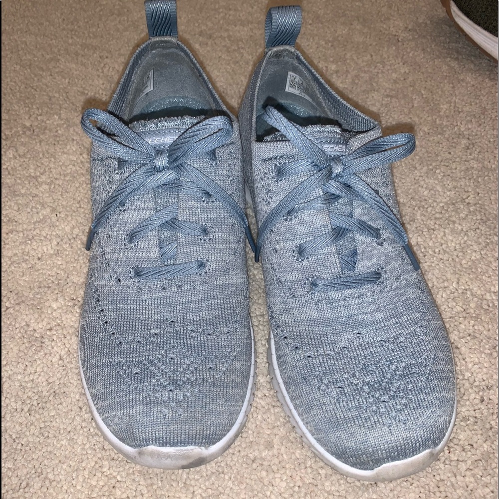 Tennis shoes with foam sole